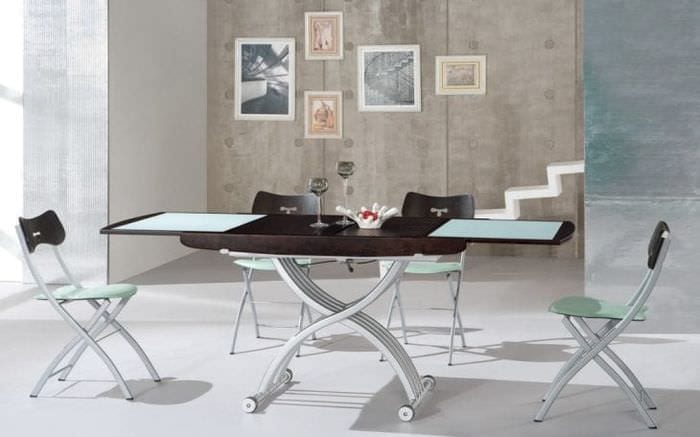 Moderni pöytä - muuntaja trendikkääseen olohuoneen sisustukseen