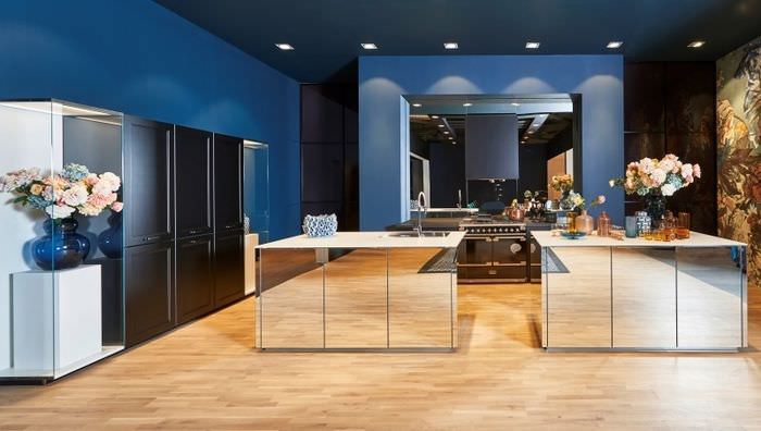 Кухненски дизайн с огледални повърхности
