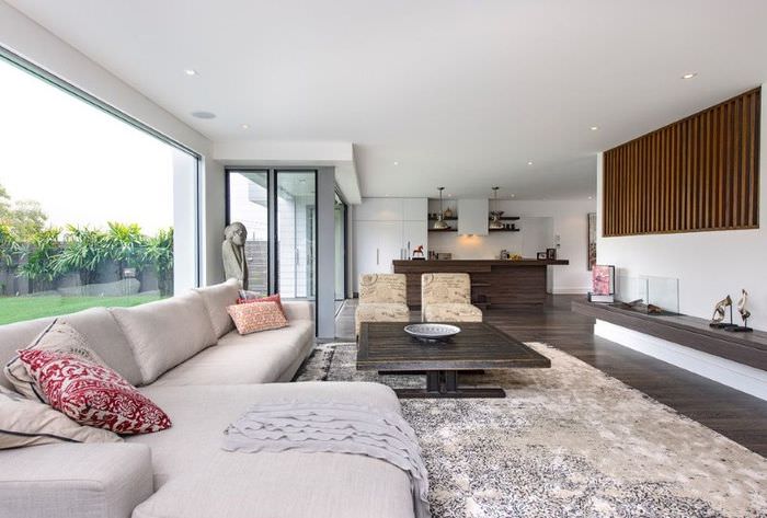 Zdobení interiéru obývacího pokoje ve stylu minimalismu