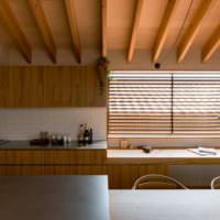 Použití dřeva k dekoraci moderních interiérů