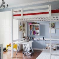 design av ett litet barnrum möbler