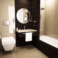 ideen om den usædvanlige stil på et badeværelse i et lejlighedsbillede