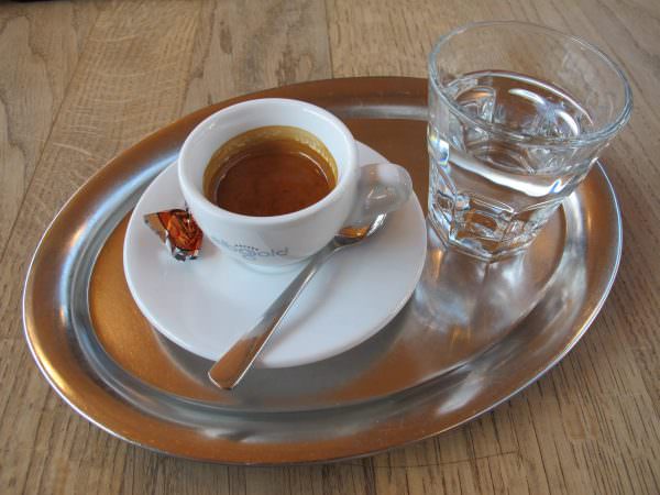 Ristretto este folosit pentru a face băuturi ușoare și delicioase, care sunt practic lipsite de cofeină.