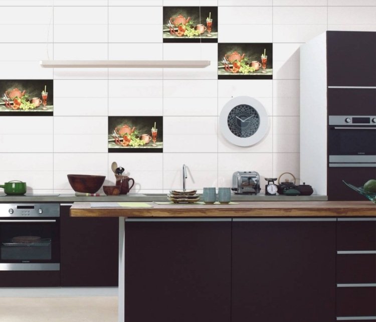 køkken-bagvæg-mosaik-fliser-hvid-aubergine-mørk-lys-figur