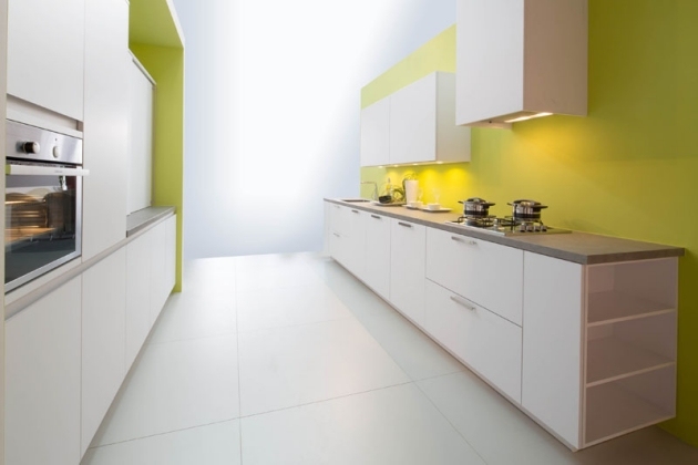 Monteret køkken design køkkenvægge moderne håndfri gul-blank hvid