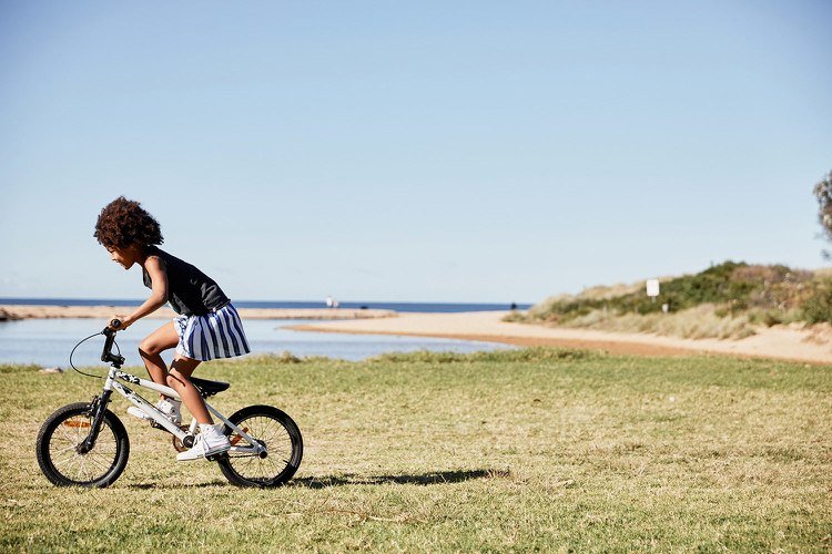 børnemode sommer 2018 nederdelstriber