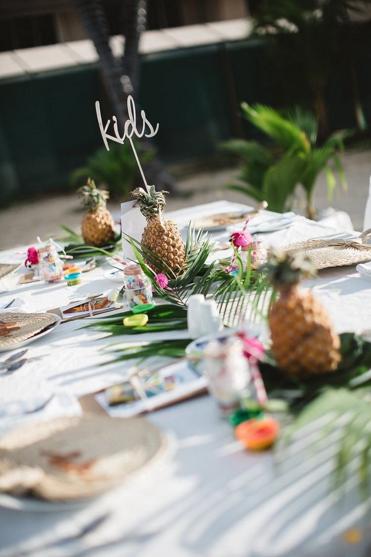 tropisk bryllup børnebord ideer ananas tegn lille legetøj