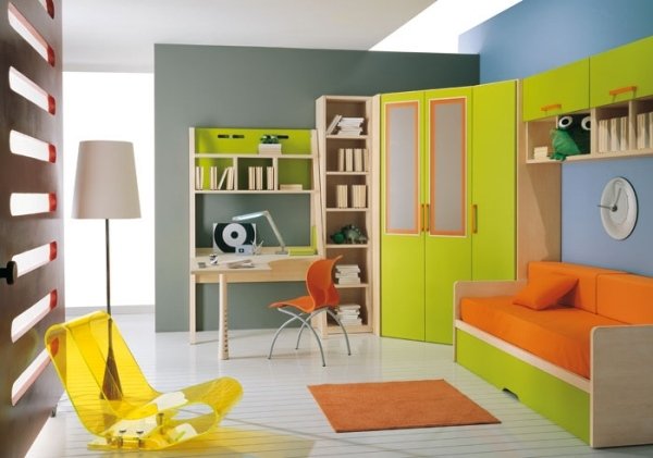 Børneværelse grøn orange moderne møbeldesign gulvlampe