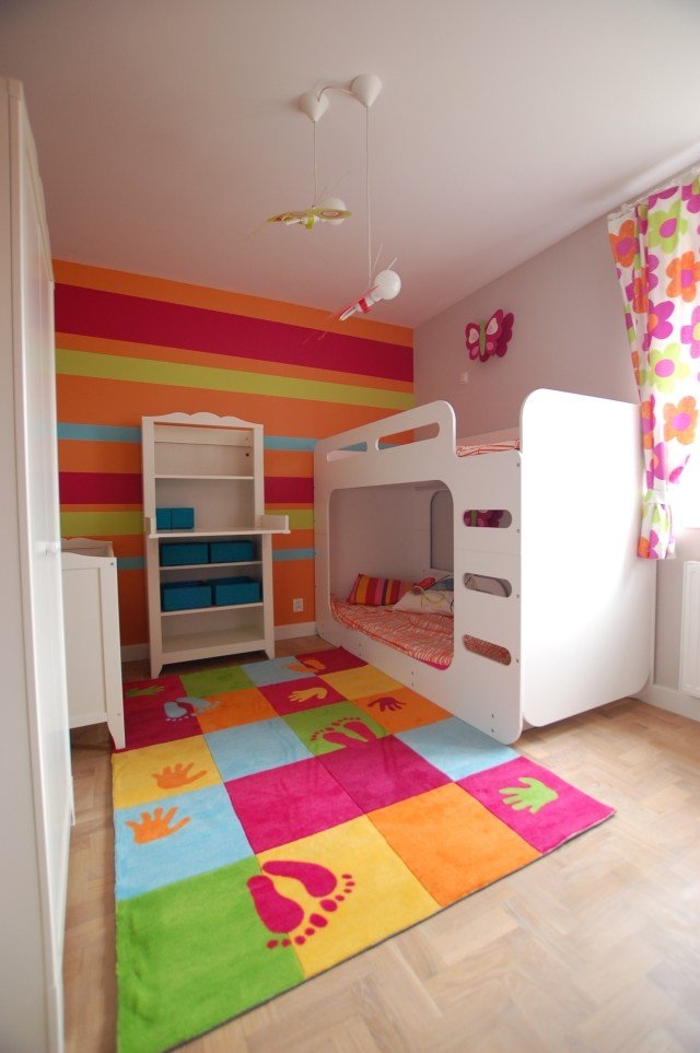 design børneværelses vægge-ideer-farverige-striber-orange