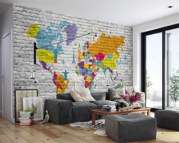 Graffiti világtérkép formájában a nappali téglafalán