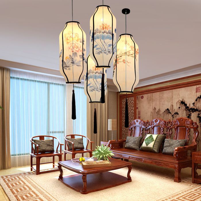 Závesné svetlá na strope v čínskej obývačke
