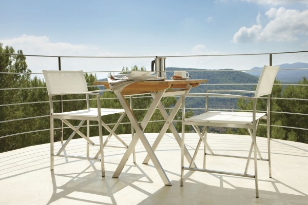 hvide klapstole siddegruppe til altan terrasse-metallisk