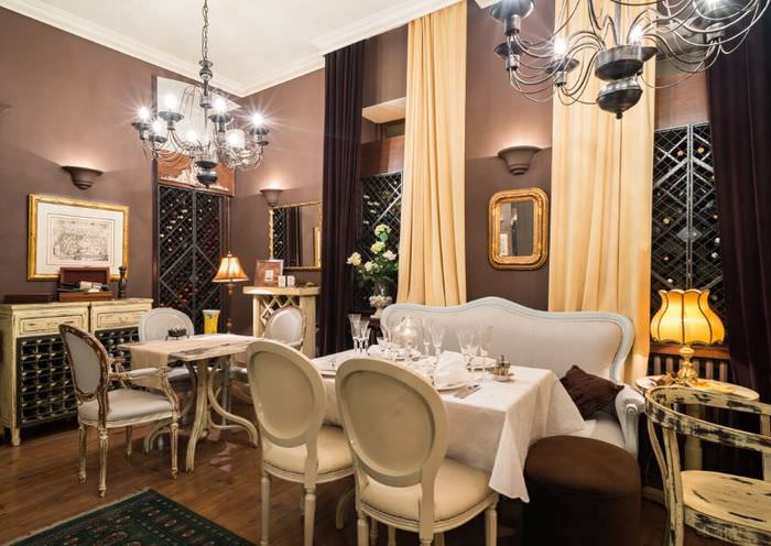 Design av en matplats i ett klassiskt kök-vardagsrum