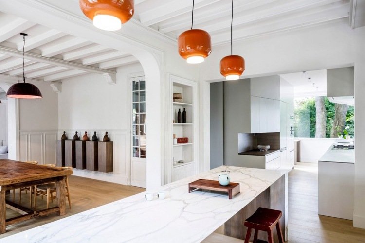 Klassisk arkitektur -moderne-åbent-køkken-hvid-stucl