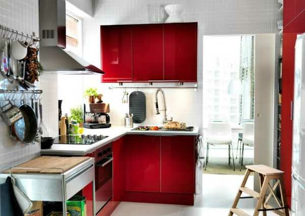 trendy-farver-i-rød-køkken