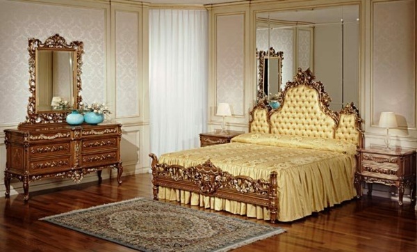 Royal-seng-Meroni-rig-dekoreret-sengegavl