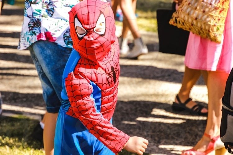 Kostumeidé 2020 til Halloween med maske - Spiderman og andre superhelte