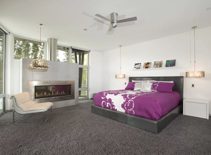 أرضية غرفة النوم مصنوعة من سجادة رمادية اللون