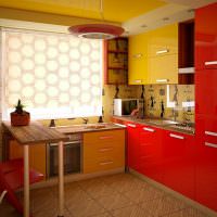 Keltainen ja punainen keittiö kaupunkiasunnossa