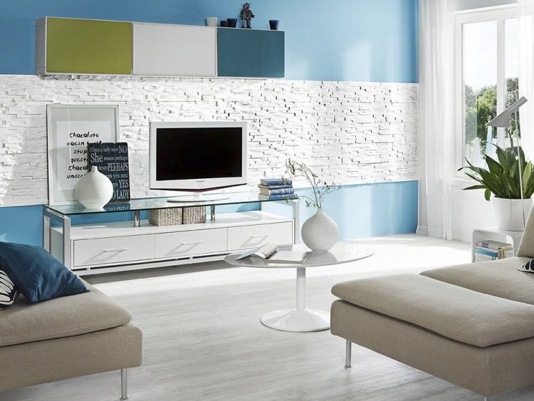 vægdesign-stue mod mursten-stenlook-hvid-himmelblå-vægmaling