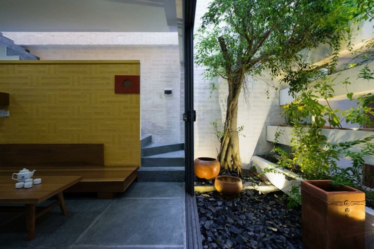 kreativt vægdesign have-planter-prydgrus-glidende vindue