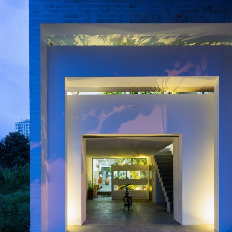 kreativ-væg-design-indgang-belysning-moderne-arkitektur