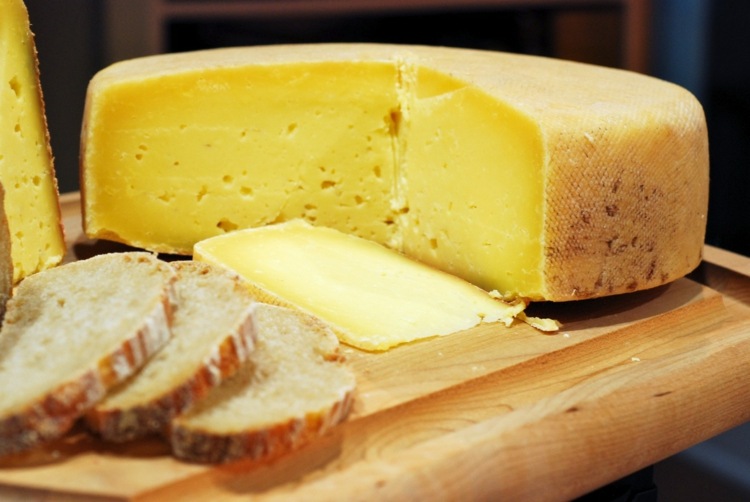 ost-vin-gruyère-krydret-sherry-hvid-vin-kombination