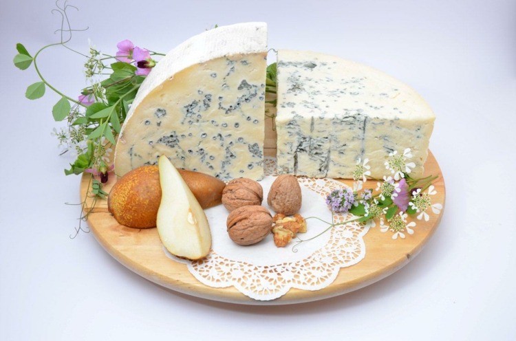 ost-vin-gorgonzola-muskatnød-vin-sød-skimmel-ost-idé-tips