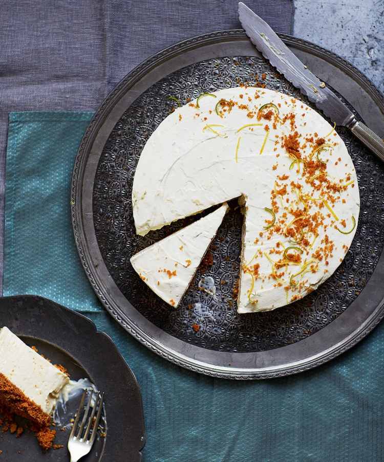 cheesecake opskrift ideer med crusted flødeost garnering kiks krummer limeskal