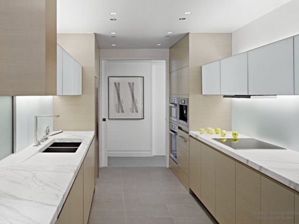 Et minimalistisk køkken er en god løsning til små rum.
