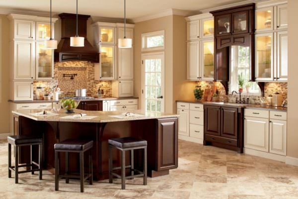 Et træk ved det amerikanske interiør er kombinationen af ​​køkken og stue.