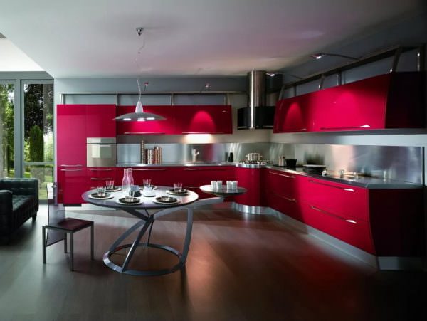 Η παλέτα χρωμάτων καθορίζει μια τόσο σημαντική πτυχή όπως η άνεση να βρίσκεστε στο χώρο της κουζίνας.