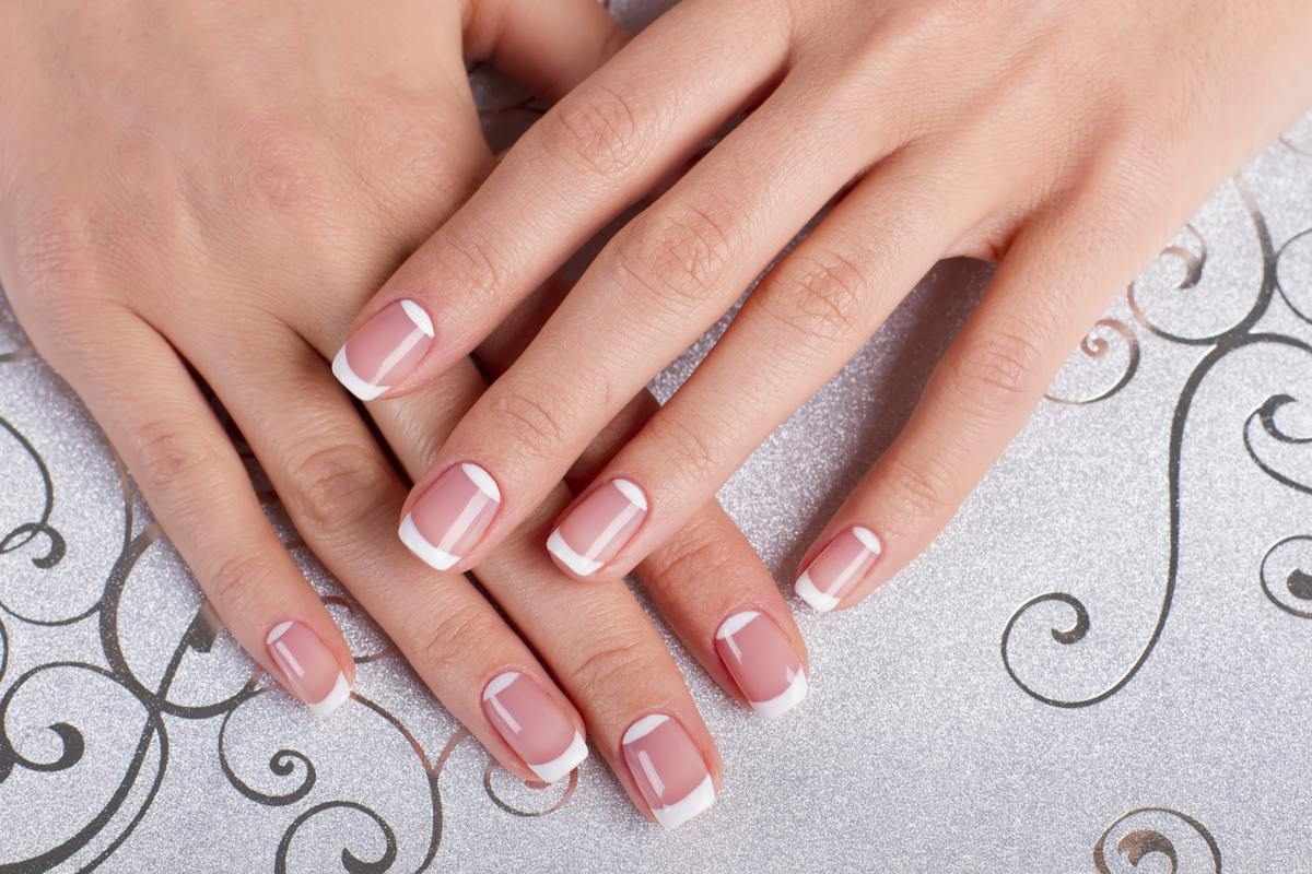 korte gel negle french manicure negle design