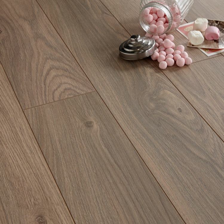 Laminat-reparation-flager-folie-planke-laminering-ideer