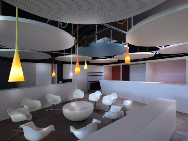 Lysdesign-UTO hængende lys showroom-MVM Lucerne-Schweiz