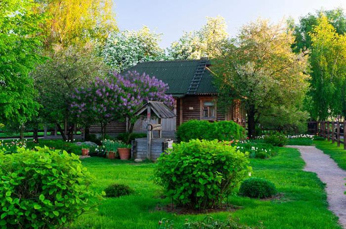 Terénne úpravy letnej chaty v štýle ruského panstva
