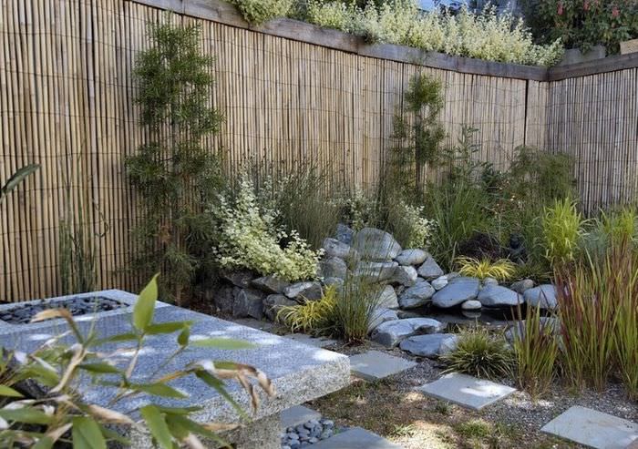 Bambusový plot v záhradnom prevedení