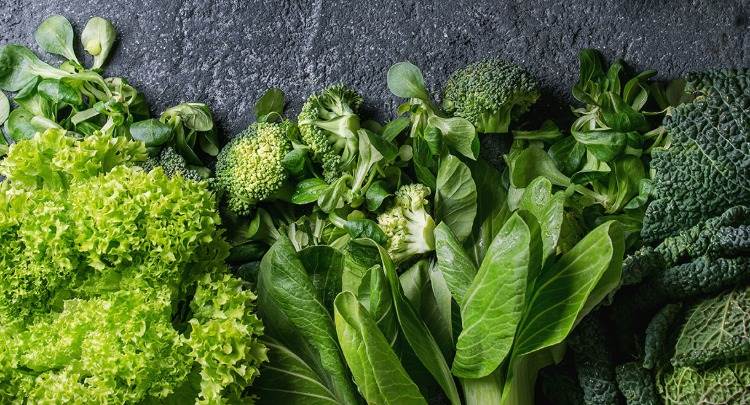 Forbruge grønne bladgrøntsager dagligt for bedre lever sundhed