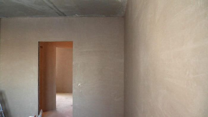 Egy egyszerű módja a falak alapozásának folyékony keverékekkel tapéta ragasztásához