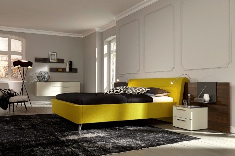 Læselampe på sengen -moderne-soveværelse-gul-sort-hvid-polstret sera