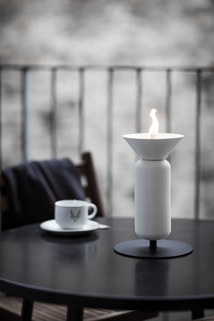 lys-have-o% cc% 88l-lampe-design-bordlampe-minimalistisk-lille-hvid