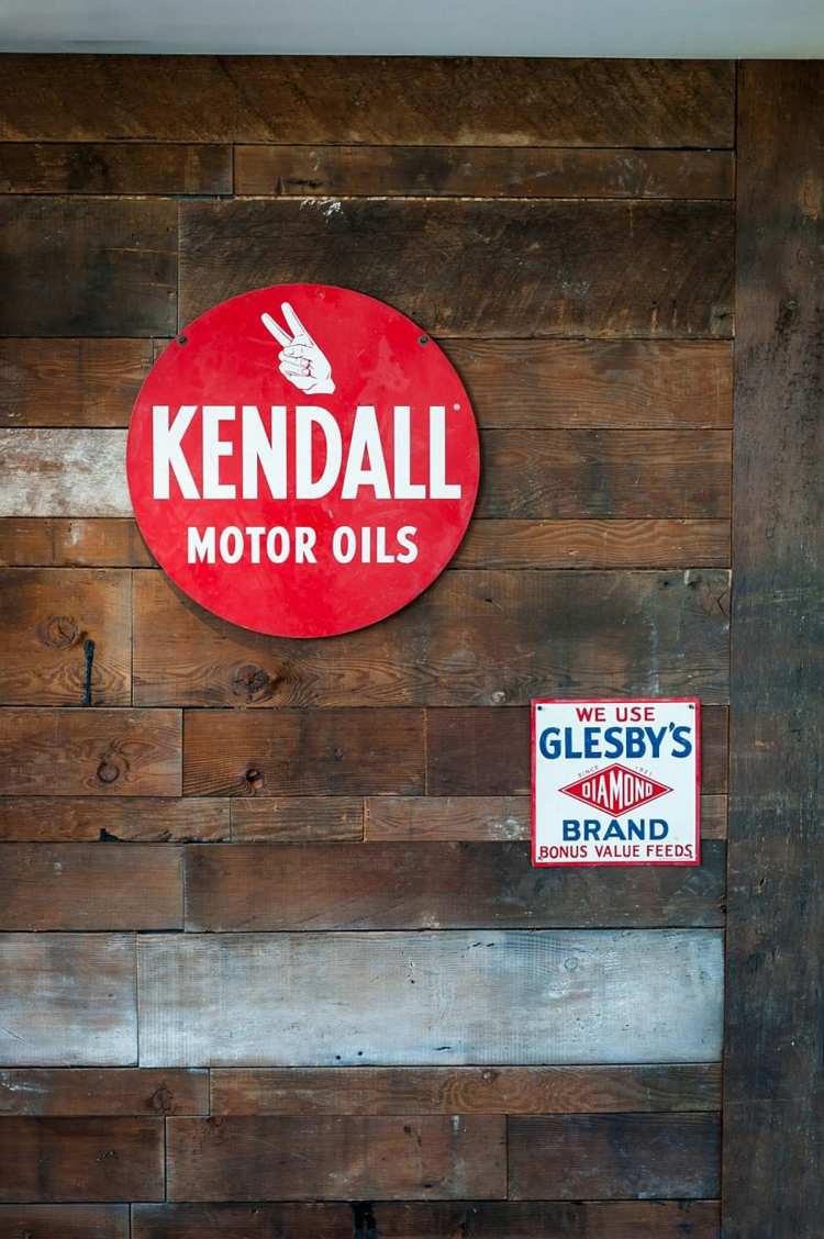 loft indvendige lader træ tankstationer skilte deco rustik