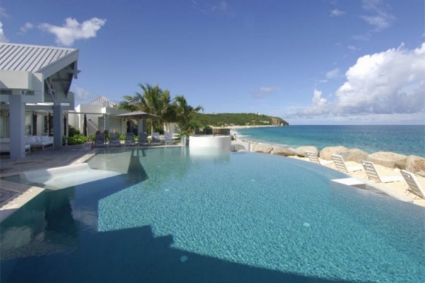 luksusvilla i den caribiske infinity -pool