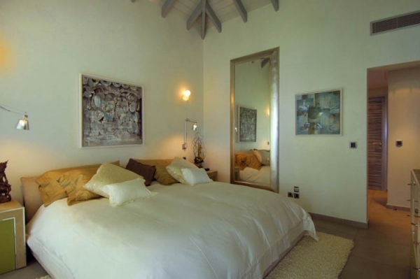luksus caribbean villa soveværelse pastelfarver
