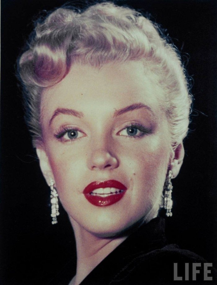 Marilyn Monroe rød læbe updo