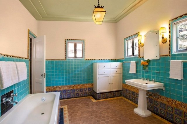 Middelhavet-marokkansk-blå-keramiske-fliser-badeværelse