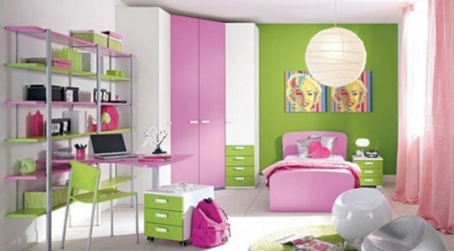 pigeværelse med farverig dekoration merlin