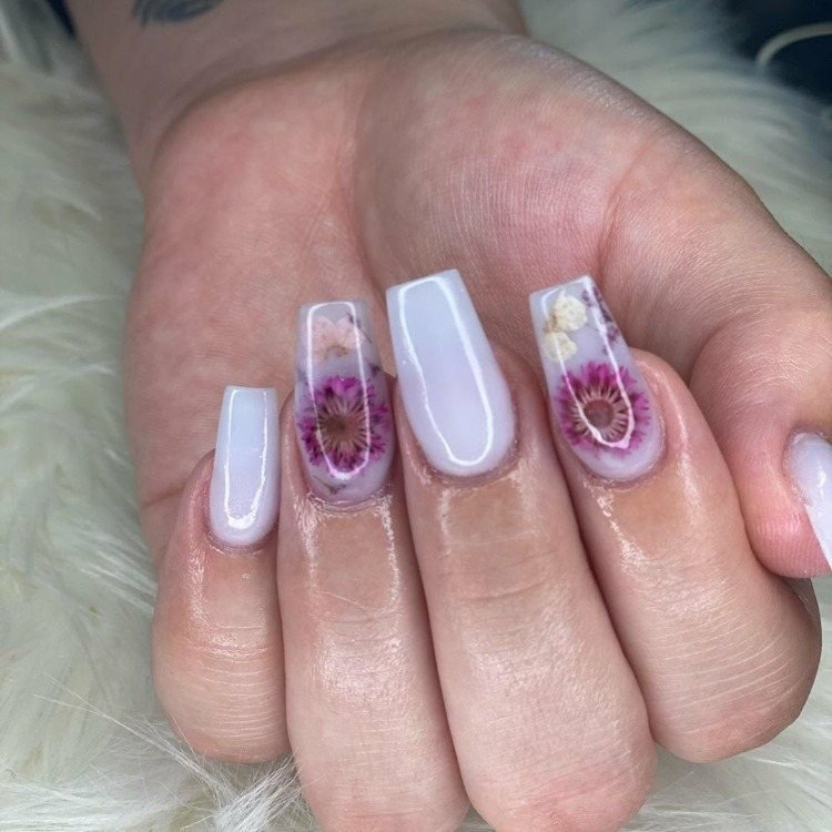 Tørrede blomster Nail Dekorationer Mælk Bath Nails Nail Trend Summer Nail Design Ideas