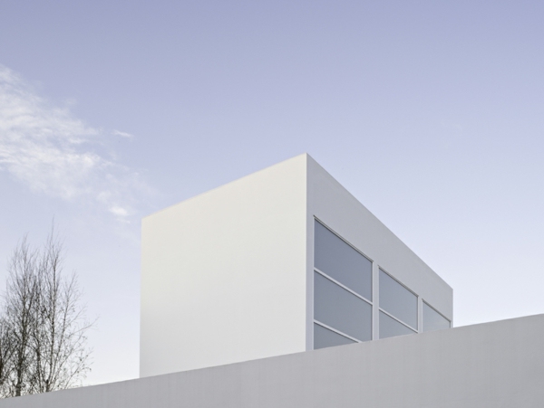 interessant design - minimalistisk hus i Spanien