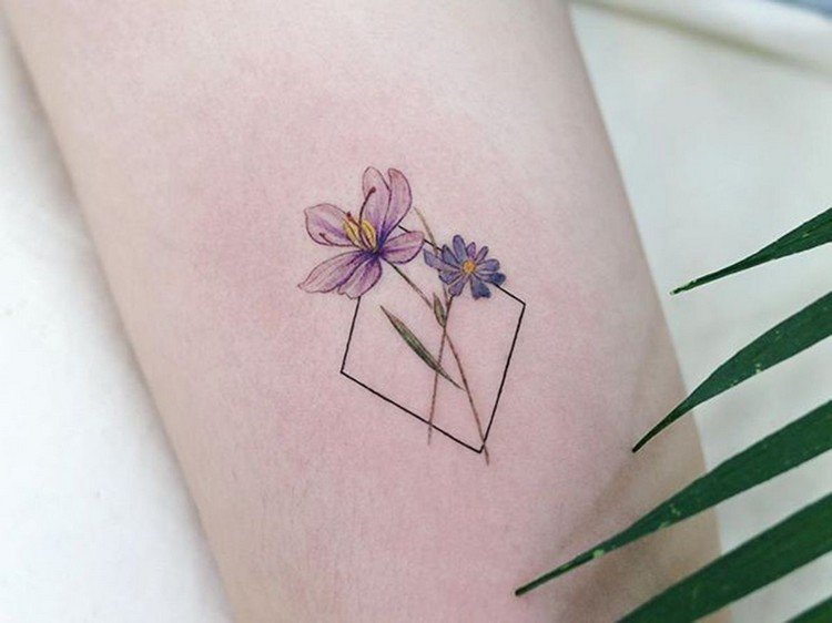 geometriske tatoveringer billeder blomster tatovering design lille